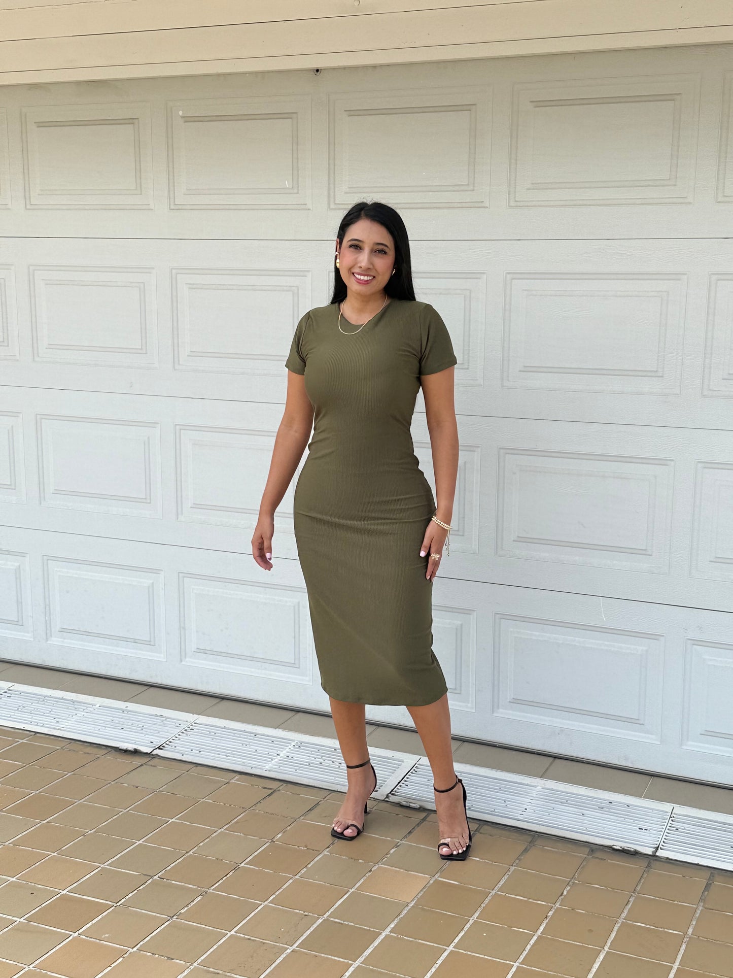 VESTIDO CLASICO MANGA CORTA