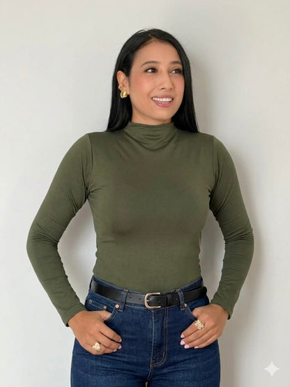 Basica cuello alto manga larga